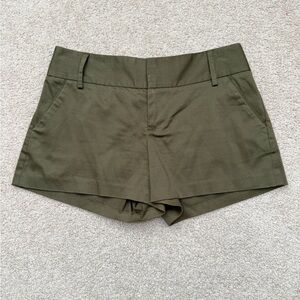 Alice + Olivia Mid Rise Olive Green Caddy Clean Chino Trouser Shorts Size 2